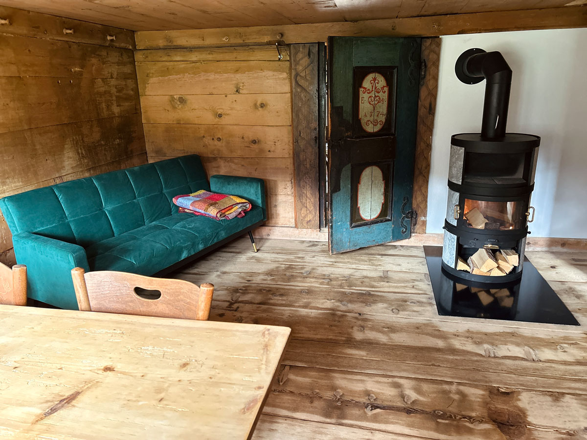 Weidhaus Urlaub Berge Adelboden Ferien offline Natur Alphütte off grid Zottelgeiss 19