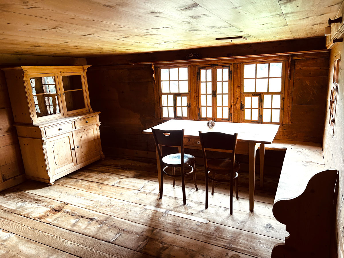 Weidhaus Urlaub Berge Adelboden Ferien offline Natur Alphütte off grid Zottelgeiss 20